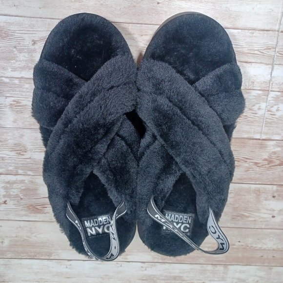 Steve Madden NYC Fuzzy Fluffy Indoor Outdoor Slippers Black Like New Size 9 - Picture 9 of 16